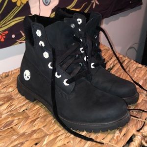 Women’s Black/Velvet Timberland Boots- rare find!